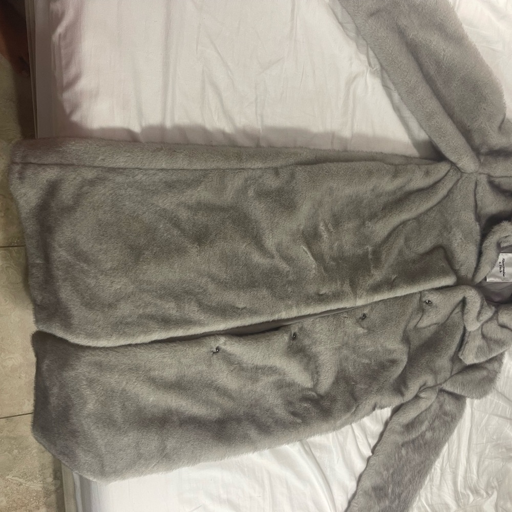 Abercrombie & Fitch Luxurious Gray Coat